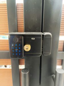 Lưu ý khi chọn khóa vân tay 2 chiều cửa sắt