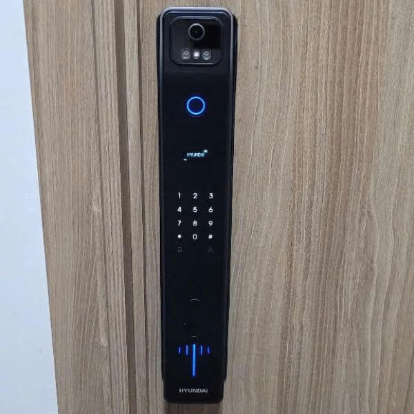 Installation of Hyundai HY-SLA808F Face ID smart lock for wooden door