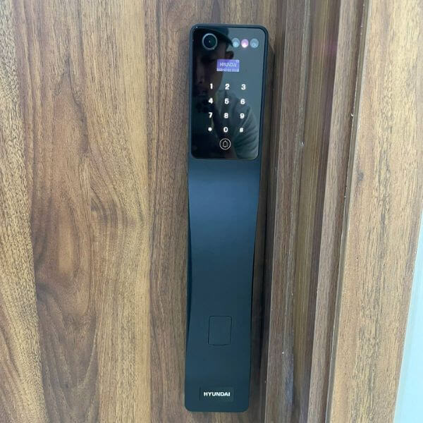 On-site installation of the Hyundai HY-SLA807F premium digital lock