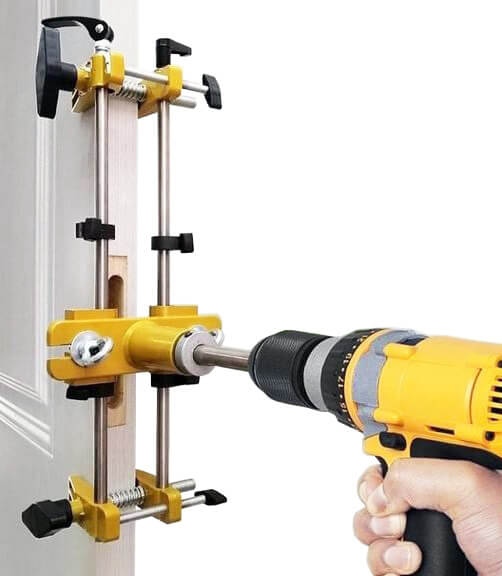 Có cần khoan cắt cửa để lắp khoá điện tử
